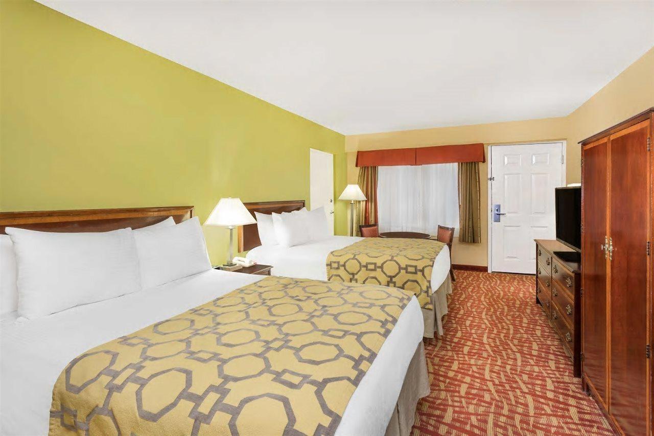 Baymont By Wyndham Pigeon Forge Hotel 2*