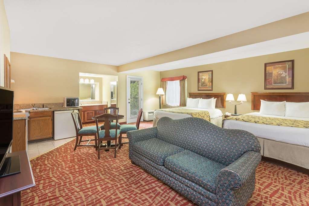 Hotel Baymont By Wyndham Pigeon Forge 2*