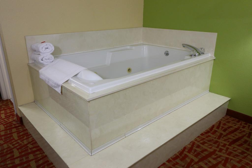 Baymont By Wyndham Pigeon Forge Sevierville