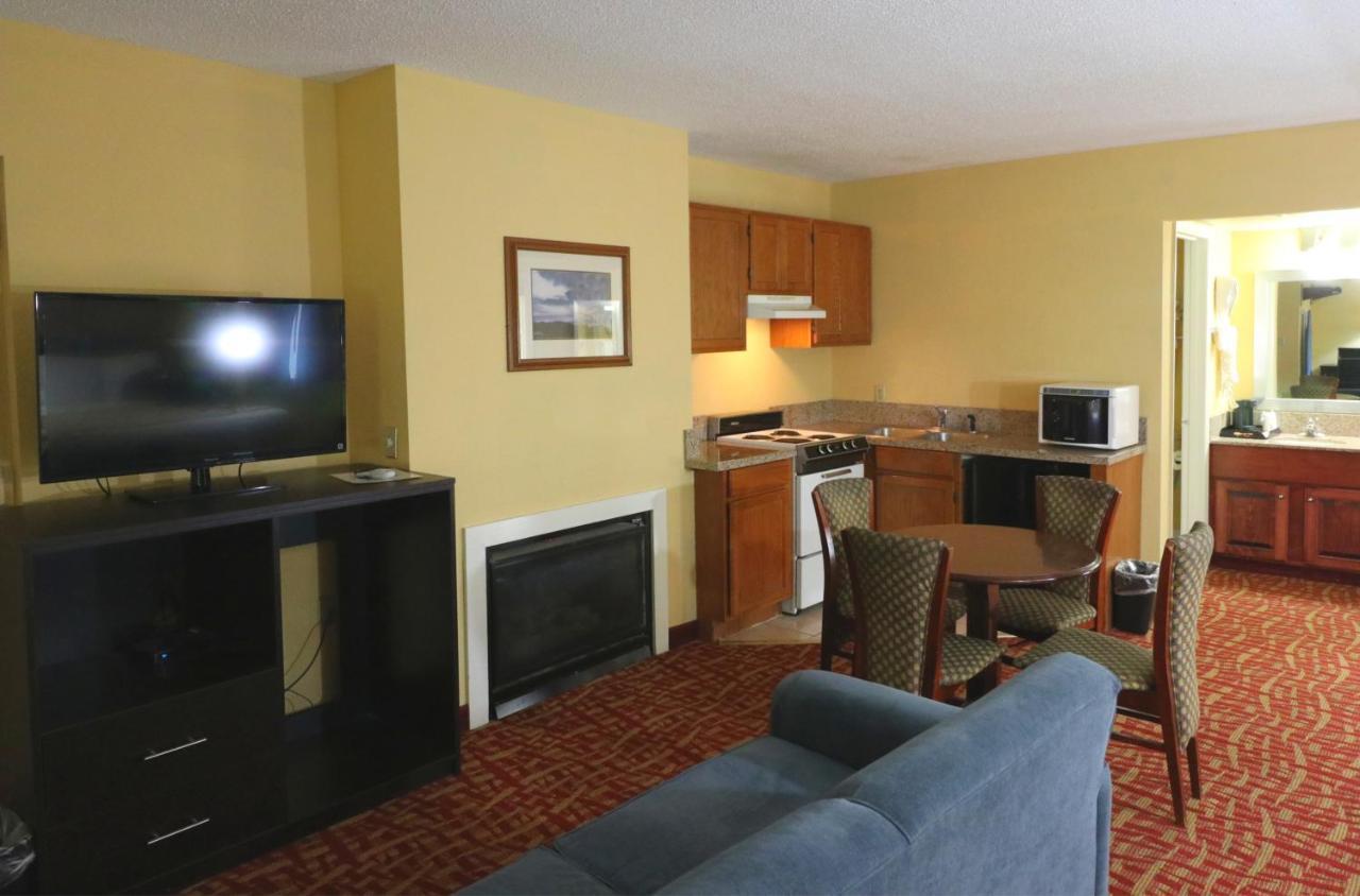 Baymont By Wyndham Pigeon Forge Hotel