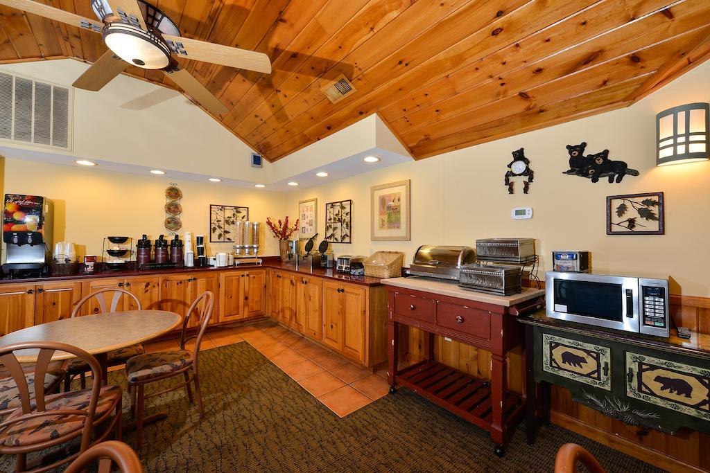 Hotel Baymont By Wyndham Pigeon Forge